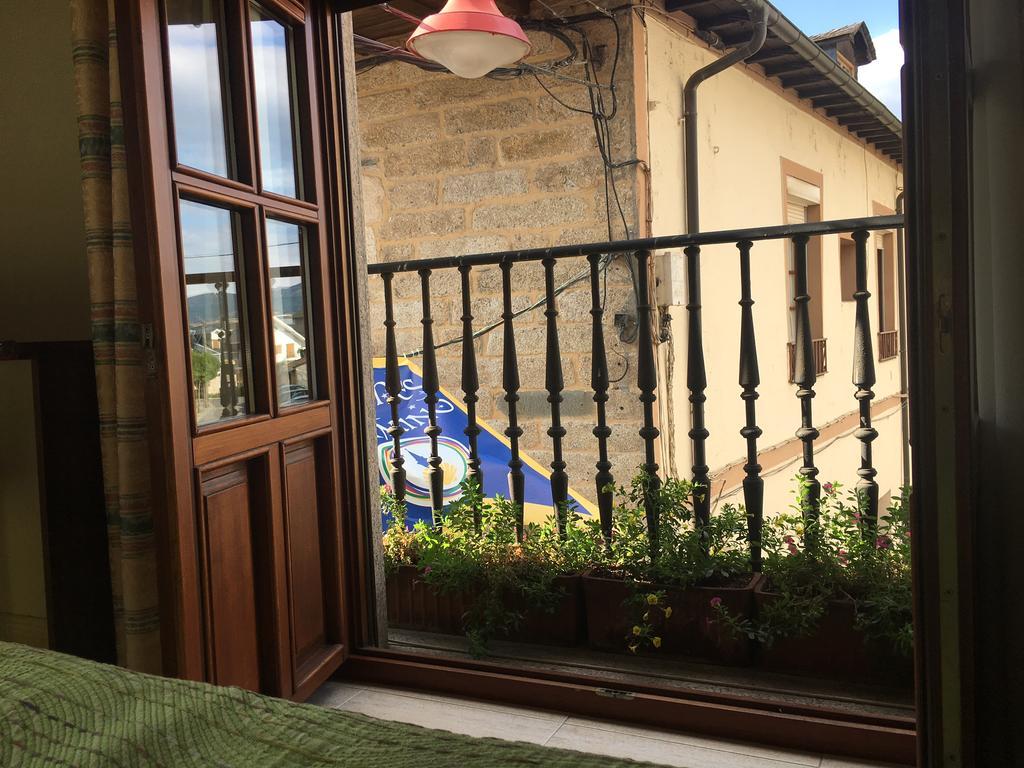 Hostal Santa Maria Какабелос Экстерьер фото